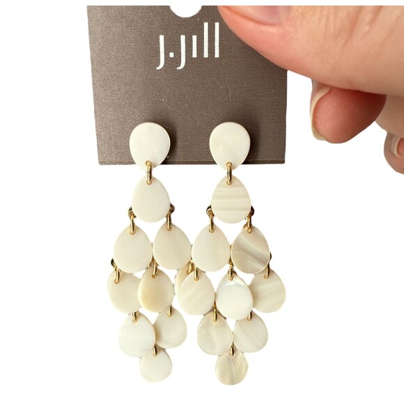 J. Jill Chandelier Earrings Ivory Seaside Oasis Shell Teardrop Dangle Bridal NWT - Picture 2 of 10